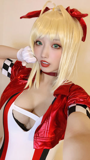 [Cosplay] La bloguera de anime Cheche Celia - Nero Racing