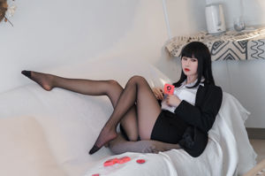 [Kesejahteraan COS] Blogger anime Tian Lulu - buku OL