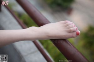 Little Junior Sister "หญิงสาวที่ฉีกถุงน่อง" [Nasi Photography]