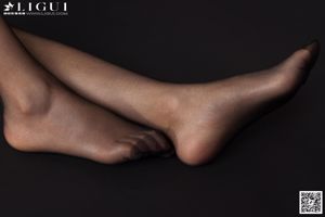 [丽 柜 LiGui] Model Ling Ling "Studio Menembak Sutra Hitam Kaki Bertumit Tinggi" Gambar Foto Kaki Indah dan Kaki Giok