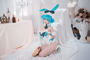 [Net Red COSER] Mignonne et populaire Coser Noodle Fairy - Hatsune Bunny