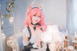 Beauty Coser Teppanyaki Ghost Dance dengan "Tamazo Former Maid"