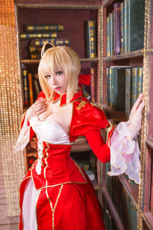 Coser Chihiro-sama "Ropa formal de Nero"