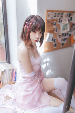 [Beauty Coser] Kucing Gila dengan "Pink Everyday"