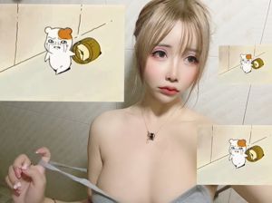 [Net Red COSER] La ragazza bidimensionale ha portato via Mo Zi aa - un selfie con una piccola coda