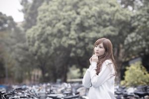 Taiwanese model Ivy "Outside Taiwan University"