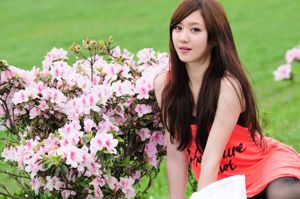 Gadis cantik Taiwan Xiaoya "Black Silk Street Shooting"