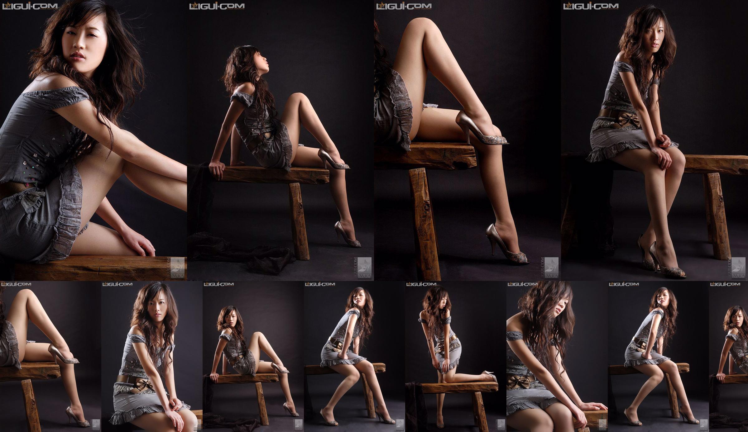 Model Wang Xin "Yi Ren Sitting Alone, Beautiful Eyes Blurred" [丽柜LiGui] Silk Foot Photo No.b118b0 Page 4